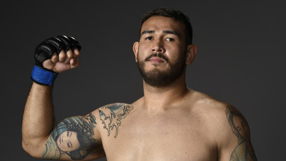Augusto Sakai Augusto dos Santos Sakai (born May 19, 1991) is a Brazilian mixed martial artist who formerly competed in Bellator MMA and is now competing in the Hea...